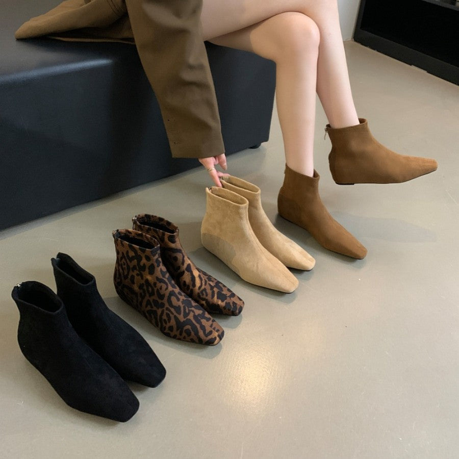 Damen modische Ankle Boots aus feinem Wildleder mit spitzem Schnitt und leichter Keilsohle R&B