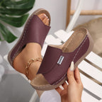 Damen Wedge-Pantoletten mit hochgezogenem Riemen und komfortablem Fußbett R&B