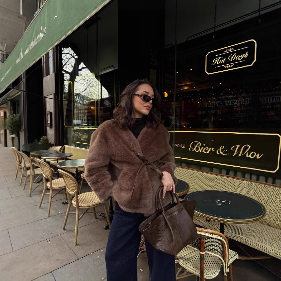 Damen kuschelige Steppjacke mit taillierbarem Design und elegantem Gürtel R&B