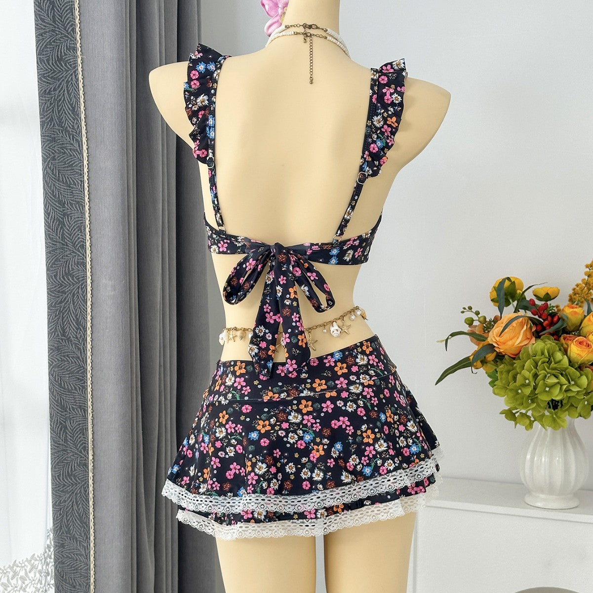 Damen Bikini-Set mit verspieltem Wickelrock und floralem Design R&B