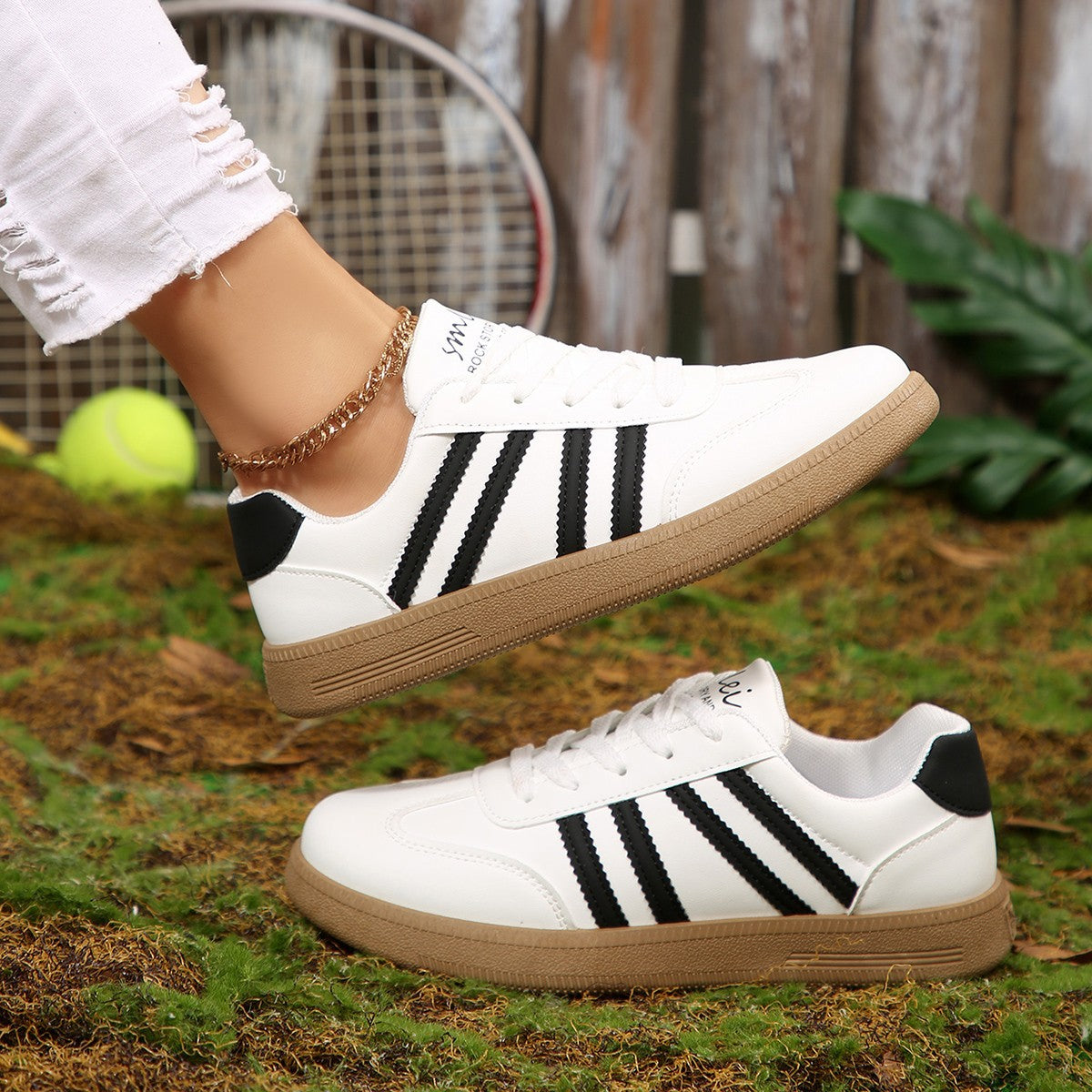 Damen Sportliche Sneakers mit klassischem Streifendesign R&B