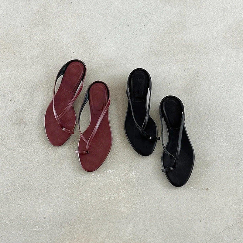 Damen Zehentrenner-Sandalen mit eleganter Riemenkonstruktion und komfortablem Fußbett R&B