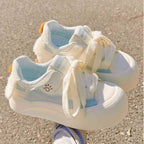 Damen Sneaker mit plüschiger Fütterung und flexiblen Schnürsenkeln