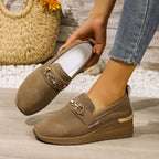 Damen Slip-On Sneakers mit modischem Dekor und dämpfendem Fußbett R&B