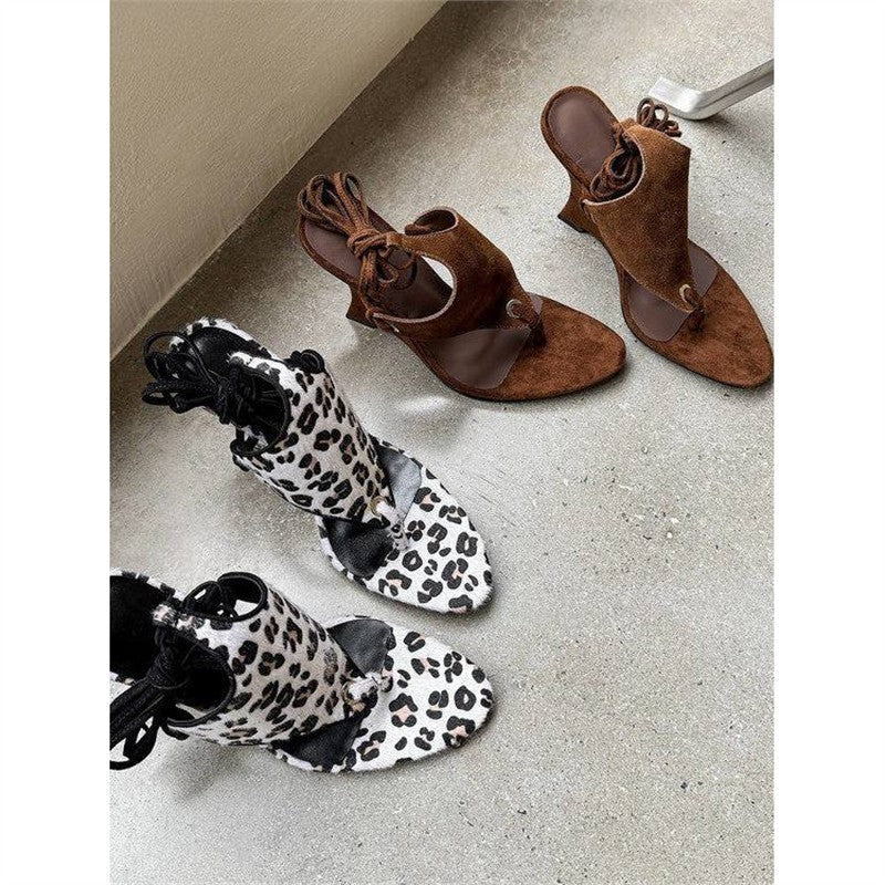 Damen Wedge-Sandalen mit modischem Leopardenprint und Riemchen R&B