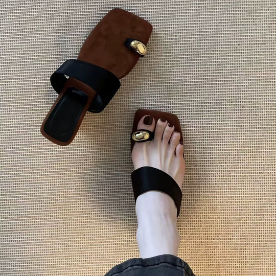Damen Elegante Sandalen mit dekorativem Goldakzent und komfortablem Fußbett R&B