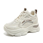 Damen Sportliche Sneaker mit atmungsaktiver Mesh-Oberfläche und robustem Sohlenprofil