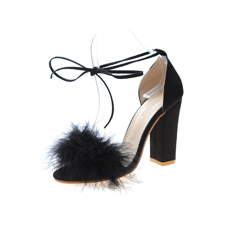 Damen Hochhackige Sandalen mit dekorativem Plüschball und femininer Schnürung R&B