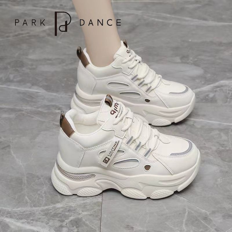 Damen Sportliche Sneakers mit luftiger Mesh-Oberfläche und robuster Sohle