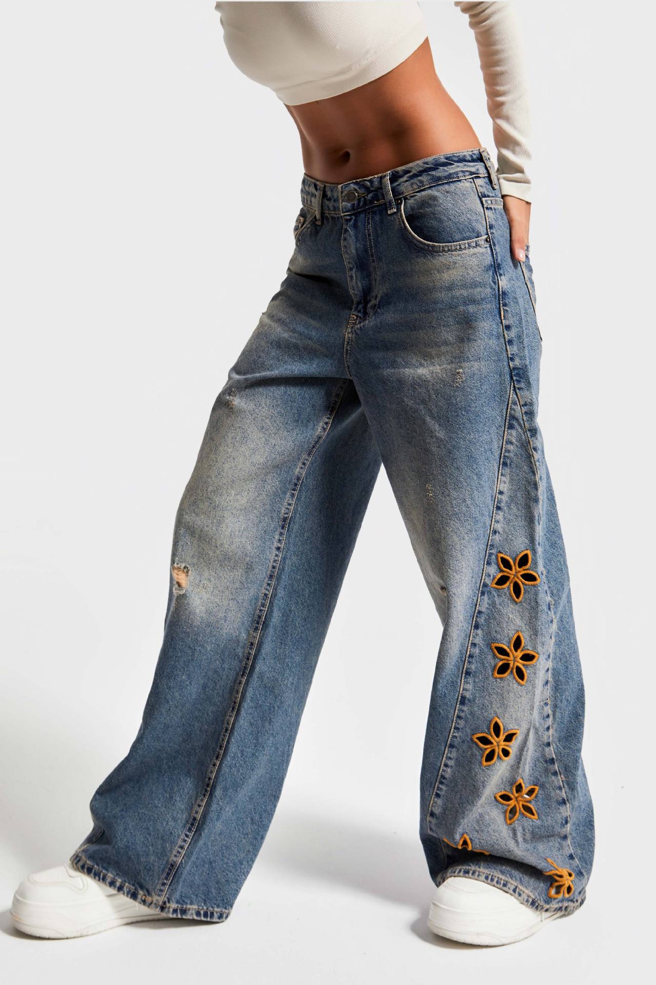 Damen Weite Jeans mit floraler Stickerei