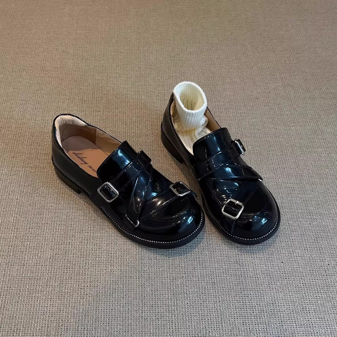 Damen Modische Schnürschuhe mit glänzender Oberfläche und praktischen Riemen R&B
