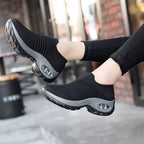 Damen Luftgepolsterte Sneakers mit elastischem Strickoberteil R&B