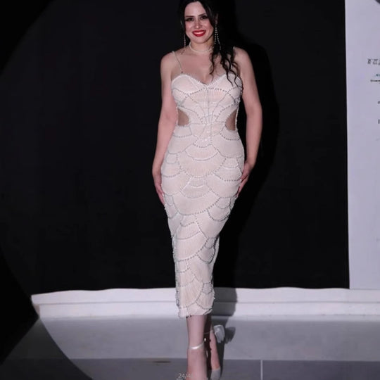 Damen Elegantes Midi-Kleid mit rückseitigen Cut-Outs und dekorativem Wellendesign R&B