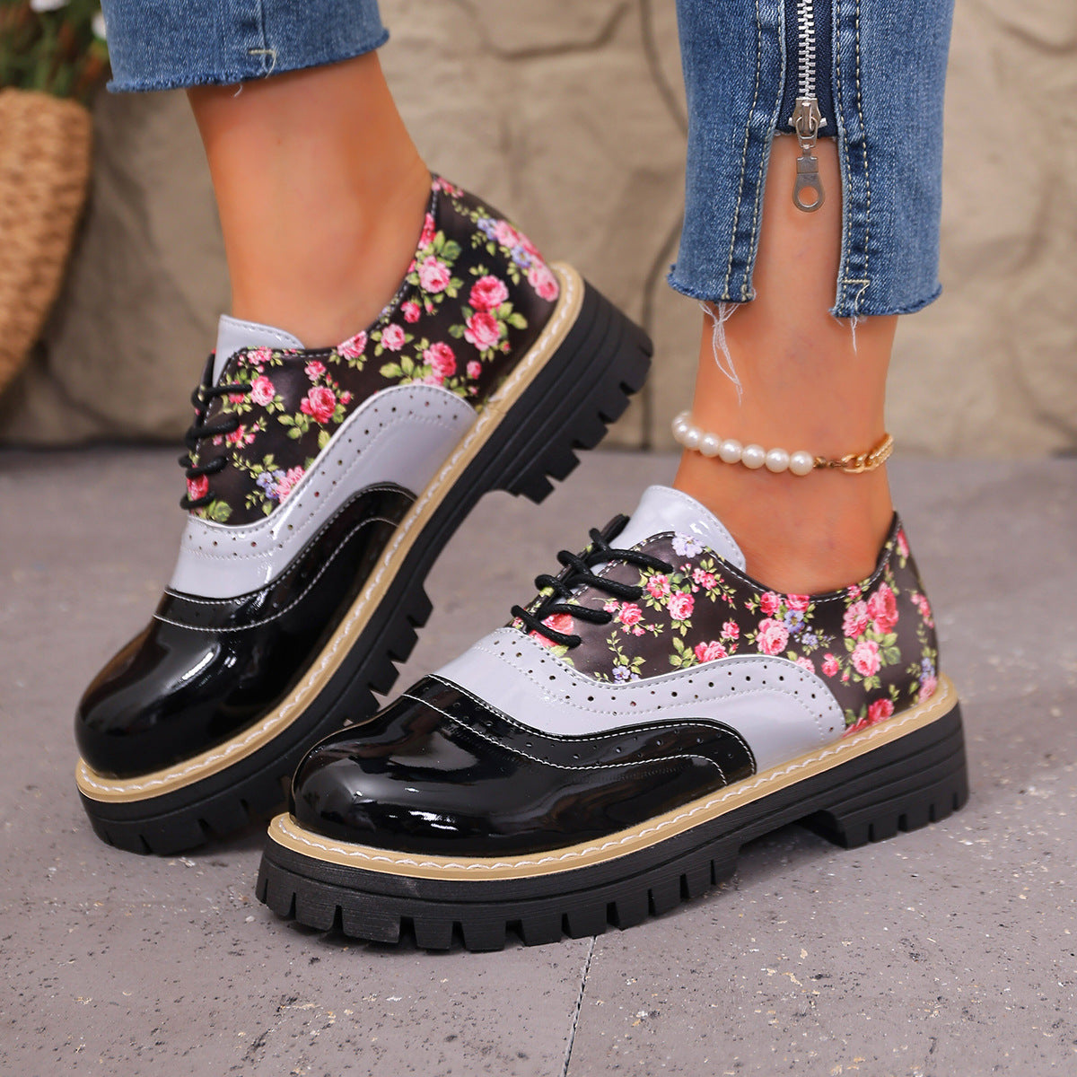 Damen Trendige Schnürschuhe mit floralem Muster und glänzenden Akzenten R&B