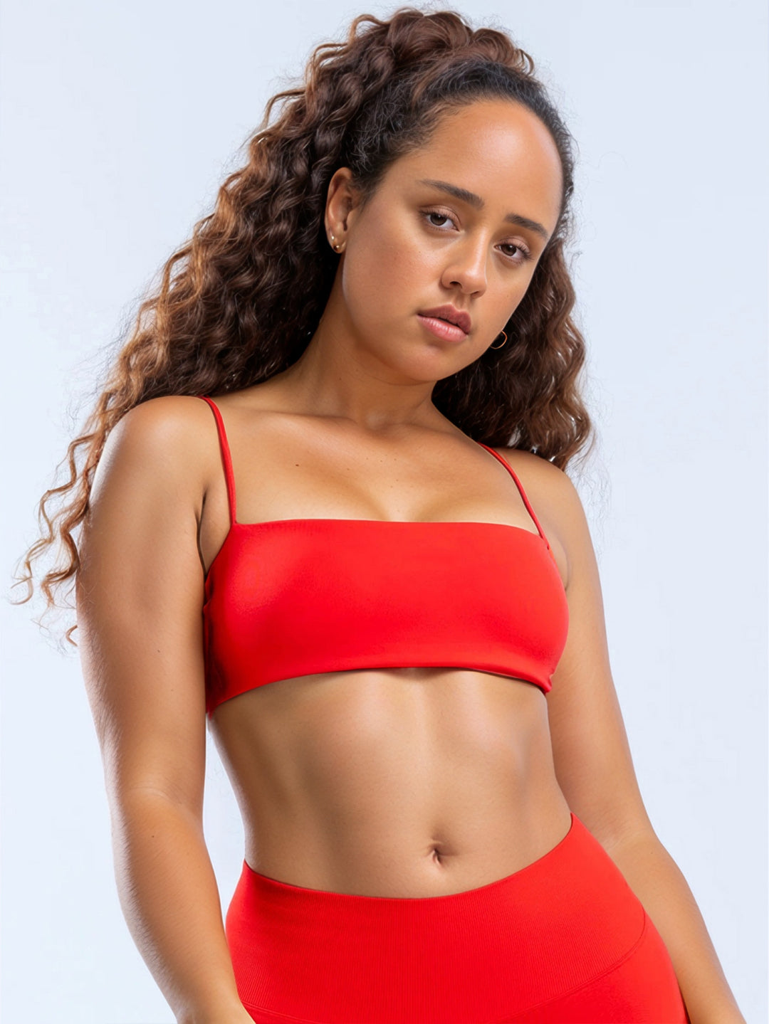 Damen Sportliches Langarm Crop-Top mit angeschnittenem Design R&B