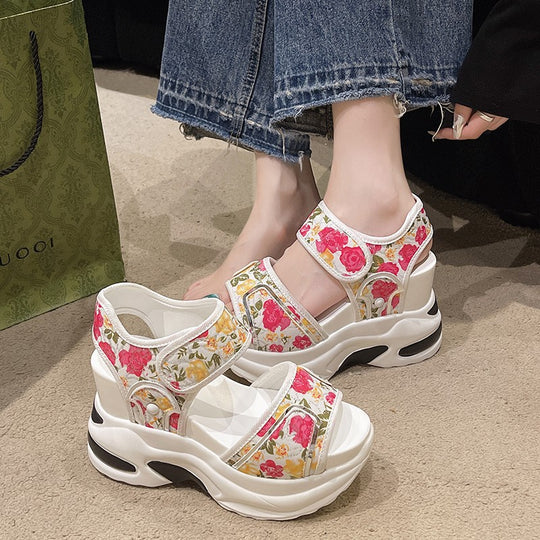 Damen Komfort-Sandalen mit floralen Applikationen und ergonomischer Sohle R&B