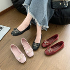 Damen elegante Ballerinas mit glattem Lackfinish und auffälligem Logo R&B