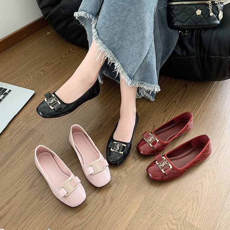 Damen elegante Ballerinas mit glattem Lackfinish und auffälligem Logo R&B
