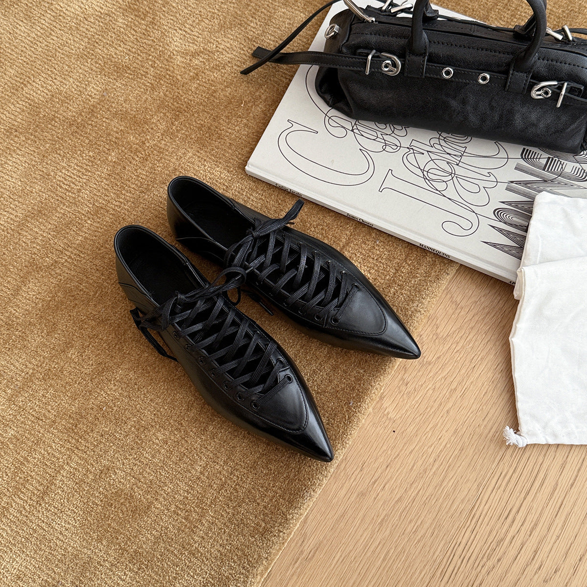 Damen Elegante und modische Schnürschuhe mit spitz zulaufender Form
