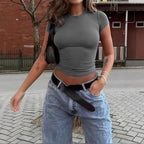 Damen sportliches Kurzarm-T-Shirt mit hochgeschlossenem Schnitt und figurbetonter Passform EB