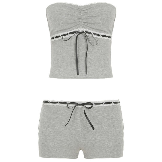 Damen Schlaf-Set mit elegantem Spitzendetail und floralem Muster R&B