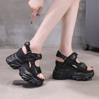 Damen Sportliche Sneaker-Sandalen mit hoher Sohle und verstellbaren Riemen