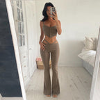 Damen Trendiges Set aus Crop-Top mit Knopfdetails und Flared-Hosen R&B