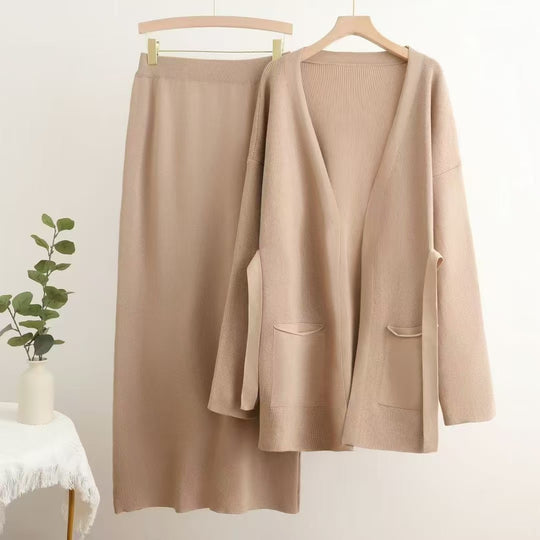 Damen lässiges Strickensemble mit tiefem V-Ausschnitt und praktischen Taschen R&B
