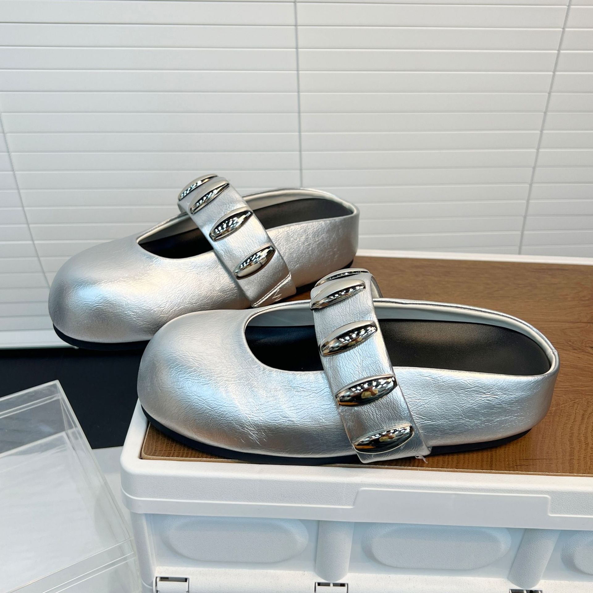 Damen Clogs mit modischem Riemen und dekorativen Schmuckdetails R&B