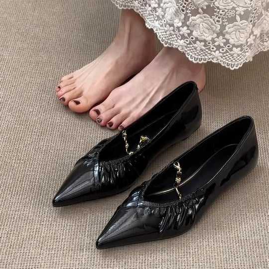Damen elegante Ballerina-Schuhe mit luxuriösen Falten und Schmuckdetail R&B