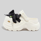 Damen Modische Clogs mit dekorativen Applikationen und komfortabler Sohle