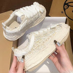 Damen Sneakers mit luxuriösen Details