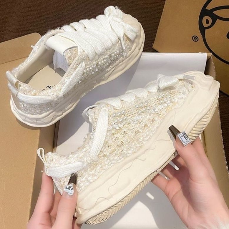 Damen Sneakers mit luxuriösen Details