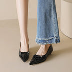 Damen spitz zulaufende Ballerinas mit dekorativem Faltendesign und metallic Akzent