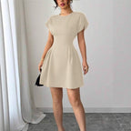 Damen Wickelkleid mit elegantem Schnitt und fließendem Rock R&B