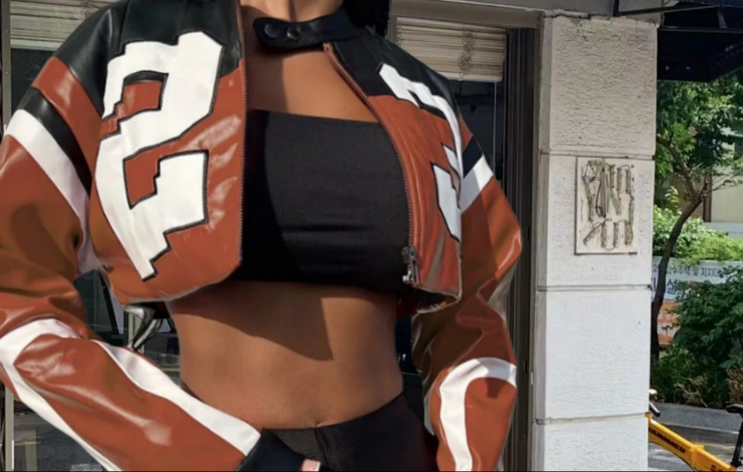 Damen cropped Kunstlederjacke im auffälligen Design R&B