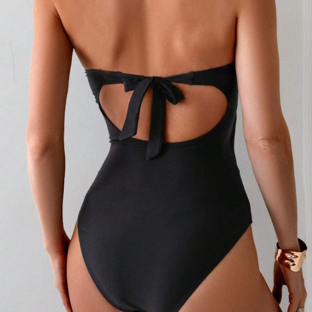 Damen Bandeau Badeanzug mit cut-out und dekorativem Schmuckelement R&B
