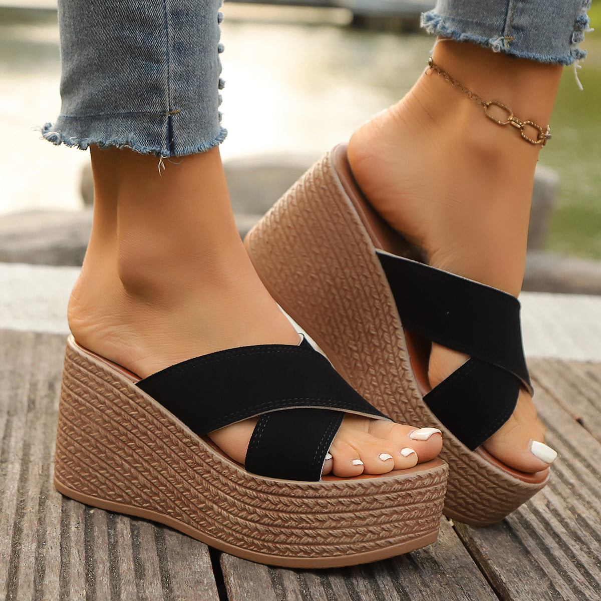 Damen Wedge-Sandalen mit geflochtenem Absatz und überkreuzten Riemen