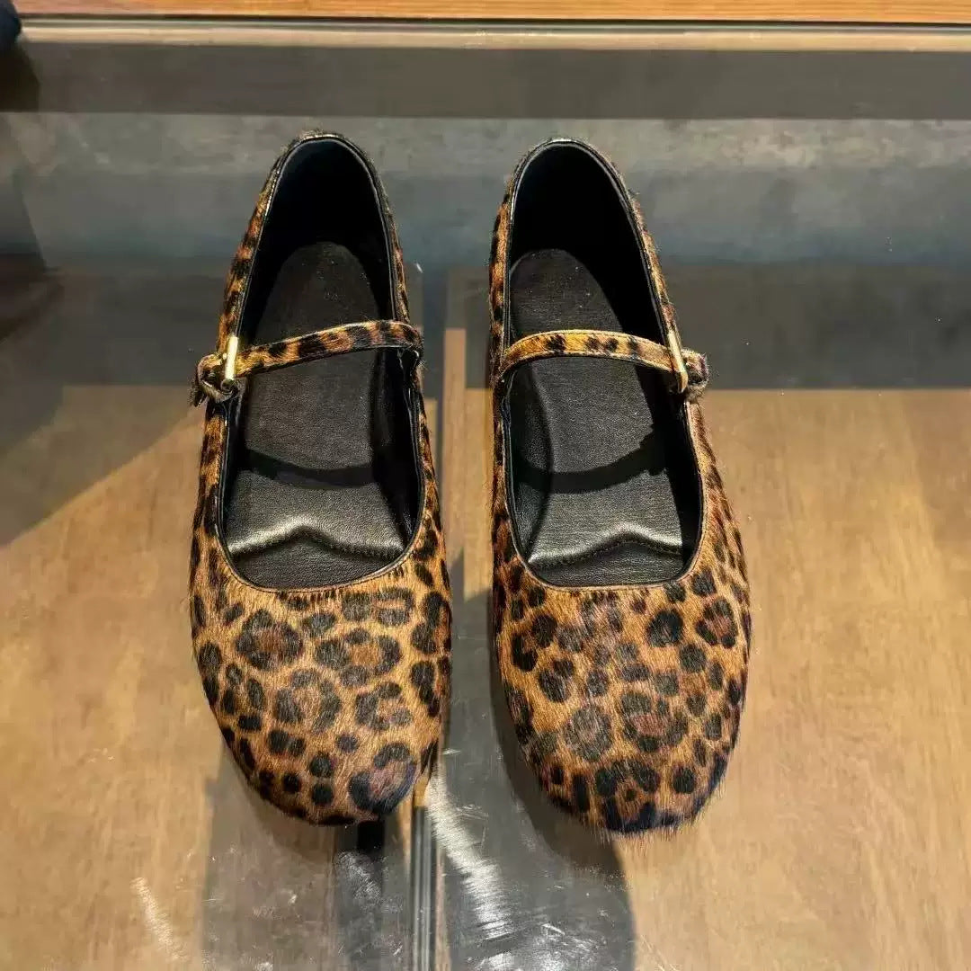 Damen elegante Ballerinas mit verstellbarem Riemen und auffälligem Leopardenmuster R&B