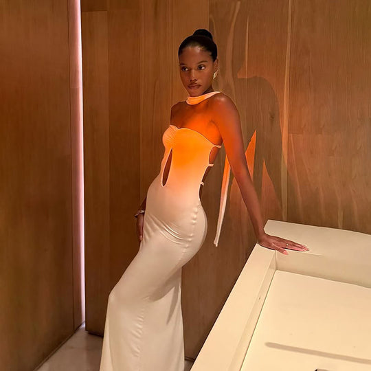 Damen figurbetontes Minikleid mit raffiniertem Cut-Out-Design und feinen Trägern R&B