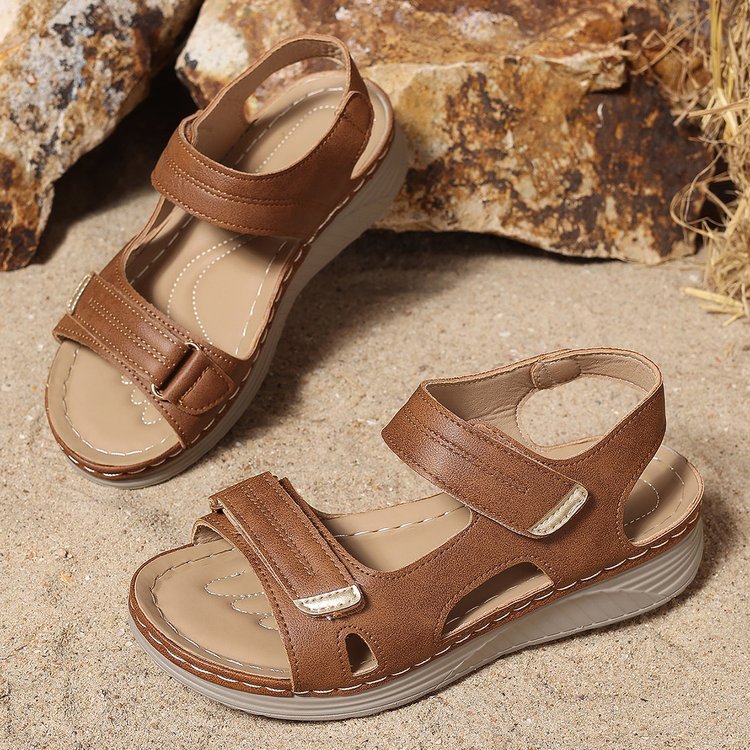 Damen Komfortable Wedge-Sandalen mit ergonomischem Riemendesign und modischer Schnallenapplikation R&B