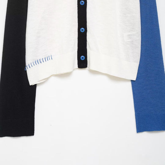 Damen modische Strickjacke mit farblich abgesetzten Ärmeln und Knopfverschluss R&B
