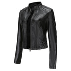 Damen nan kurze taillierte Kunstlederjacke mit Nietenbesatz und Stehkragen R&B