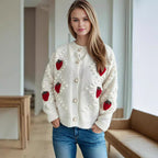 Damen Strickjacke mit verspieltem Erdbeermotiv und Knopfdetails R&B
