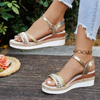 Damen Wedge-Sandaletten mit geflochtenem Riemendesign und modischem Metallakzent R&B