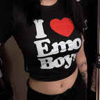 Damen Crop-T-Shirt mit kreativem Skelettdesign und inspirierendem Schriftzug R&B