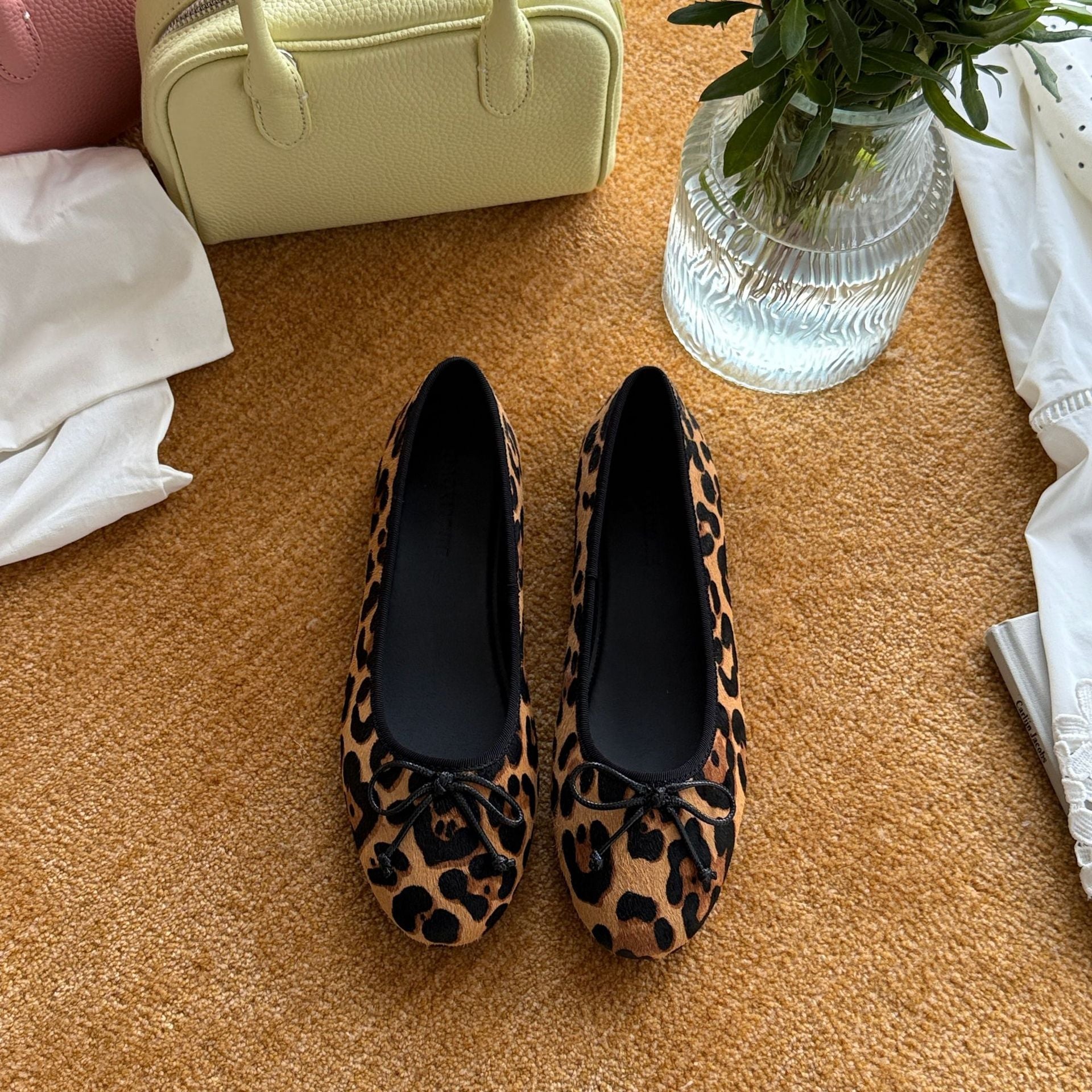 Damen Ballerinas im modernen Tierfell-Look mit elegantem Riemchen R&B