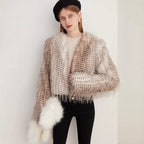 Damen Luxuriöse Couture-Kurjacke aus Kunstpelz mit detailreicher Struktur