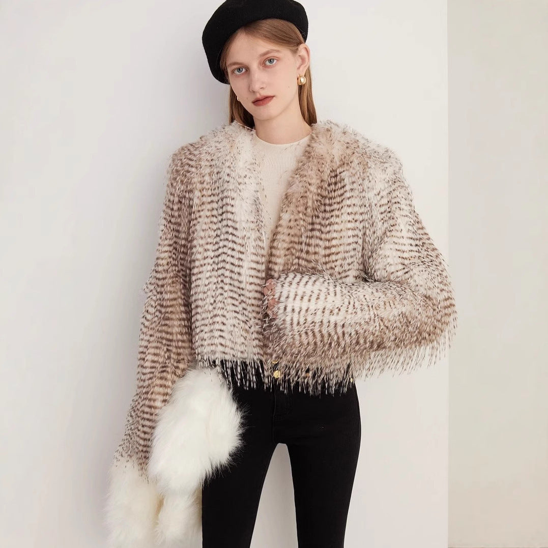 Damen Luxuriöse Couture-Kurjacke aus Kunstpelz mit detailreicher Struktur