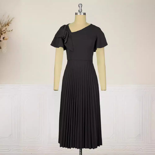 Damen elegantes Plisseekleid mit asymmetrischem Rüschen-Detail R&B